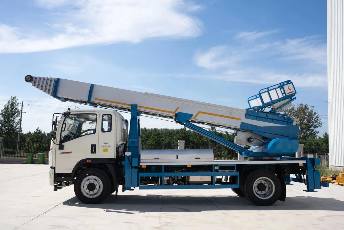 东阁镇云梯上料车租赁费用