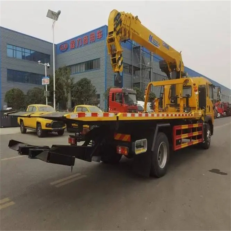 东阁镇附近小随车吊出租电话，轻松解决搬运烦恼